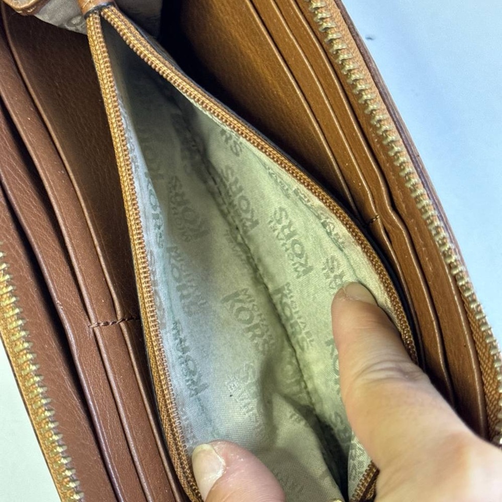 Michael Kors Jet Set Wallet, Large Light Tan Brown Zip Around Inside Pockets - Picture 7 of 11